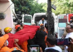 लखनऊ अग्निकांड का रोंगटे खड़े कर देने वाला VIDEO! मौत सामने देख बिजली के केबल से लटके छात्र, धुएं में घुटती रहीं सांसें