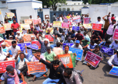 69000 शिक्षक भर्ती विवाद फिर तेज, चयन सूची के पुनरीक्षण में देरी पर अभ्यर्थियों का प्रदर्शन, सरकार से की तत्काल कार्रवाई की मांग