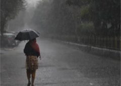 UP Weather Alert: लखनऊ समेत यूपी के 57 जिलों में बारिश और वज्रपात का अलर्ट, IMD ने अगले 48 घंटे के लिए जारी की चेतावनी