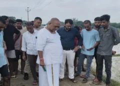 बलिया में दिल दहला देने वाला हादसा! खेत में गिरे 11 हजार वोल्ट के तार ने ली पिता-पुत्र की जान, गांव में पसरा मातम