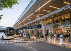 UP Bus Station Upgrade: यूपी के 36 बस अड्डों का होगा मेगा मेकओवर, 3,000 करोड़ के निवेश से मिलेंगी एयरपोर्ट जैसी सुविधाएं