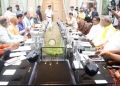 सदन से पहले सियासी तल्खी! सर्वदलीय बैठक से सपा ने बनाई दूरी, विपक्ष से सहयोग की अपील करते बोले सीएम योगी