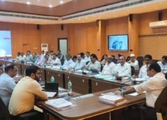 आईजीआरएस, सीएम हेल्पलाइन के प्रकरणों में पीड़ित से अवश्य वार्ता करे: मण्डलायुक्त