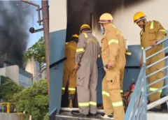 नोएडा के सेक्टर-63 में गारमेंट फैक्ट्री में लगी आग, शॉर्ट सर्किट से मचा हड़कंप; लाखों के माल के नुकसान का अनुमान
