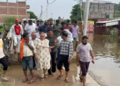 सवाल उठे तो फैजुल्लागंज पहुंचीं मेयर सुषमा खर्कवाल, मुकेश सिंह चौहान ने पहले उठाई थी प्रभावित लोगों के बीच नहीं पहुंचने पर आवाज